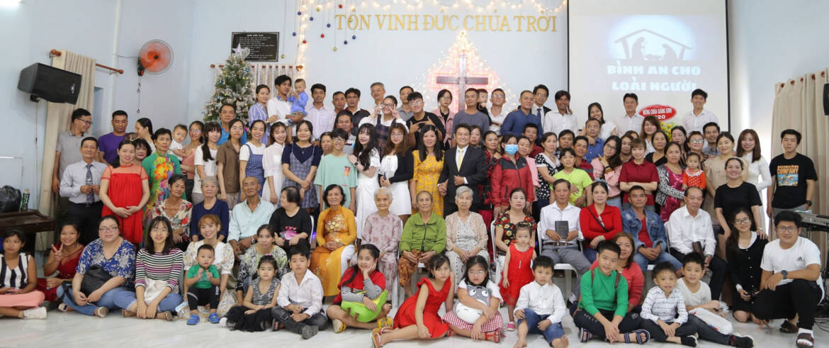 SỨ-MỆNH_-Xây-dựng-một-Hội-Thánh-dịa-phương-vững-mạnh-nơi-dó-mọi-tín-dồ-trở-thành-môn-dồ-dể-phục-vụ-mọi-người-băng-tình-yêu-thương-của-Chúa.jpeg
